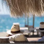 Beachfront In Apartment