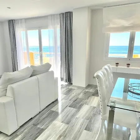 Beachfront In Apartment