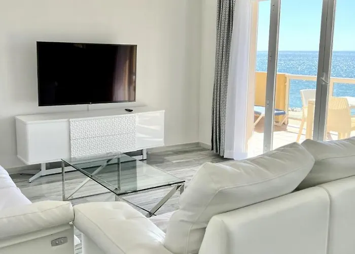 Beachfront In Lägenhet La Cala De Mijas